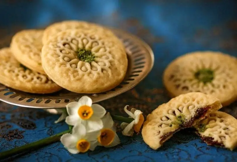 طرز تهیه شیرینی خرمایی خوشمزه و مقوی ویژه ماه رمضان