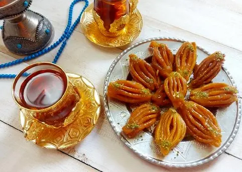 (ویدیو) طرز تهیه زولبیا عربی؛ شیرینی مخصوص افطاری