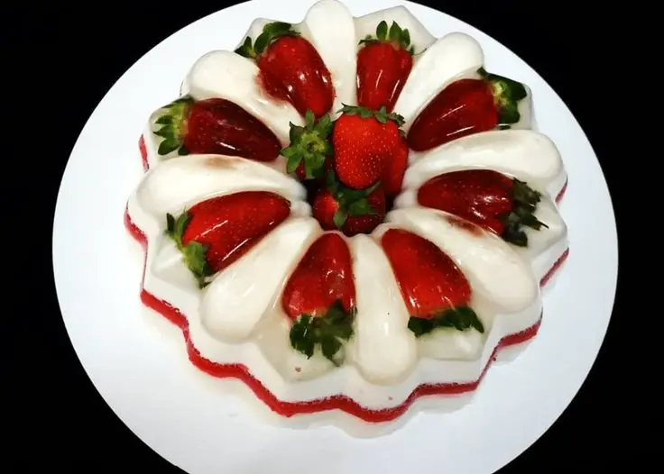 طرز تهیه کرم باواریا سه رنگ با طعمی بی نظیر