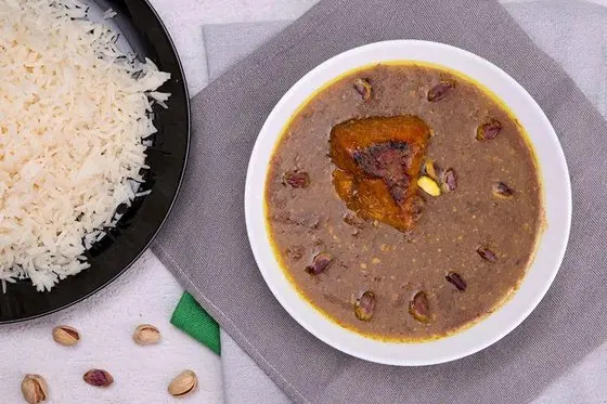 دستورپخت سنتی برای تهیه خورشت پسته کرمانی