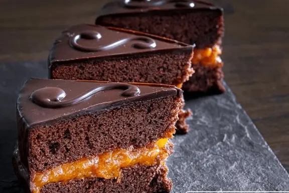 طرز تهیه کیک ساچر شکلاتی اتریشی با سس مخصوص