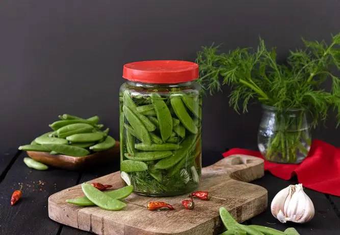 طرز تهیه ترشی نخود فرنگی+ نکات کپک نزدن