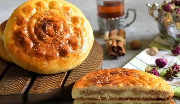 کلوچه فومن را در خانه بپزید و با چای لاهیجان نوش جان کنید