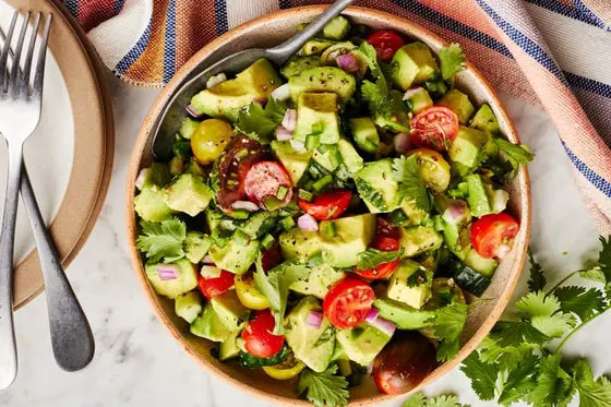 طرز تهیه سالاد آووکادو رژیمی