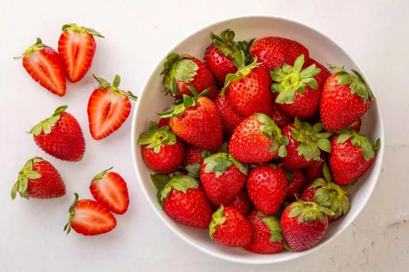 (ویدیو) روش طبیعی برای نگهداری طولانی مدت از توت فرنگی