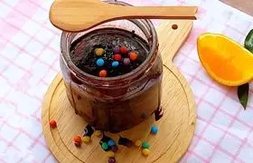 (ویدیو) طرز تهیه کیک شیشه ای؛ کیک خیس شکلاتی