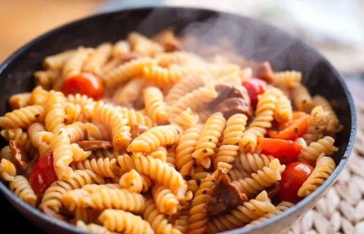 طرز تهیه پاستا دودی با طعم خاص و خوشمزه