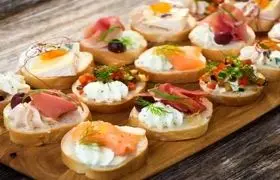 طرز تهیه ۳ مدل کاناپه تابستانی؛ پیش غذای خوشمزه و فوری