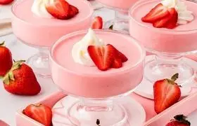 موس توت فرنگی؛ دسر شیک و خوشمزه تابستانی