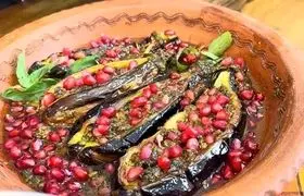 بادمجان ناردونی کاملا گیاهی؛ غذای پاییزیِ شمال که با انار تازه جان می‌گیرد