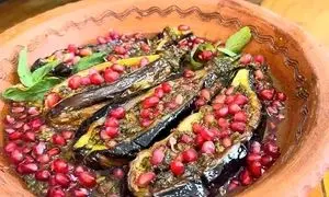 بادمجان ناردونی کاملا گیاهی؛ غذای پاییزیِ شمال که با انار تازه جان می‌گیرد