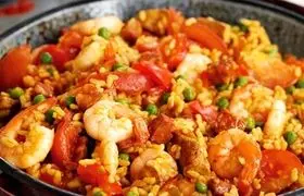 طرز تهیه پایلا؛ یک غذای جدید با میگو