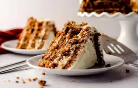  این کیک گردویی کافی شاپی را با روشی آسان در منزل درست کنید!