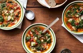 مینسترونه: یک سوپ پاییزی پرخاصیت