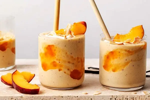 دستور تهیه میلک شیک هلو با بستنی، خوشمزه و متفاوت