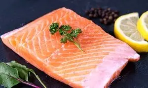 کدامیک امگا ۳ بیشتری دارد؛ ماهی سالمون یا تن؟