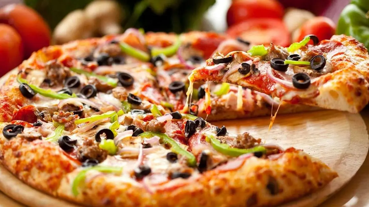 دستور پخت پیتزای مخلوط با خمیر خانگی
