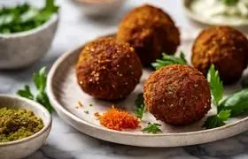 فلافل لبنانی اصل؛ ترد، معطر و سبک به روش خیابان‌های بیروت