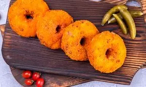 طرز پخت دونات مرغ با چند قلم مواد