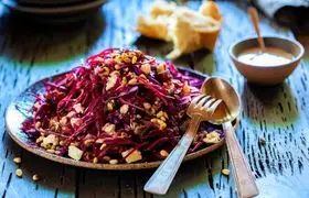 این سالاد پاییزی مخصوص شب یلدا است