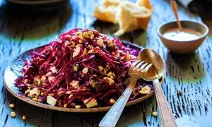 این سالاد پاییزی مخصوص شب یلدا است