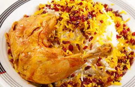 زرشک‌پلو با مرغ یلدایی ؛ دم انداختن مرغ بدون آب به سبک شف های حرفه ای