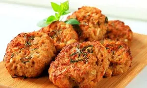 طرز تهیه کوکو مرغ کردی؛ شام خوشمزه و مقوی