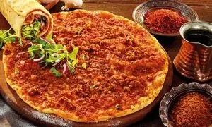 لاهماجون خوش‌عطر و ترد ؛ پیتزای گوشتی ارمنی