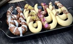 طرز تهیه شیرینی نعلی عید نوروز