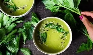 سوپ کرفس؛ انتخابی دلچسب، سبک و گرم برای هوای برفی