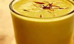  طرز تهیه فرنی زعفرانی مخصوص با عطری بی نظیر