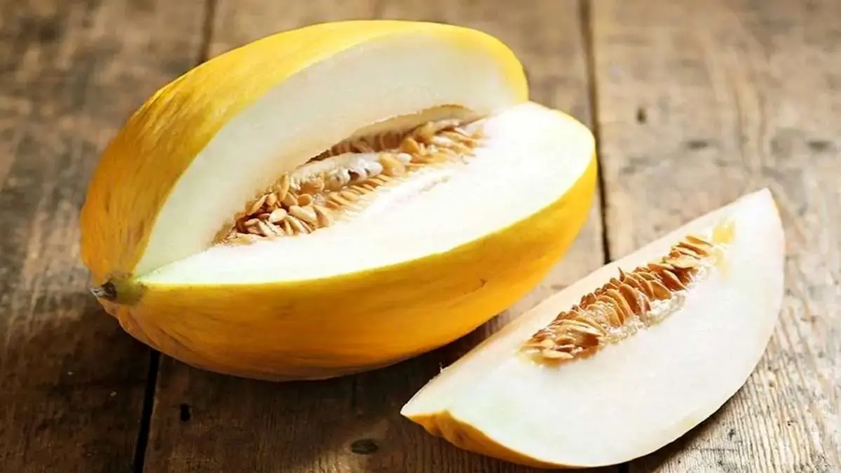 ۸ خاصیت خربزه به همراه جدول ارزش غذایی