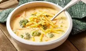  سوپ بروکلی و پنیر چدار؛ سوپ خاص با طعم پنیر