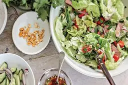 طرز تهیه سالاد کاهو با سس آنتروکوت به سبک رستوران‌های بین‌المللی