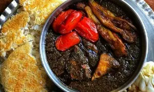 طرز تهیه قرمه مرغ؛ غذای لذیذ و جذاب