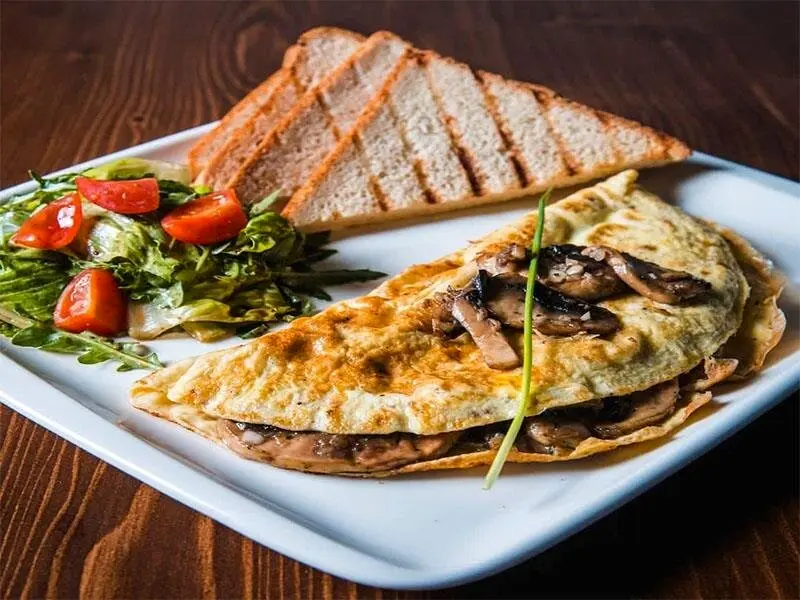 طرز تهیه املت اسپانیایی با شیر ؛ صبحانه ای مقوی و خوشمزه