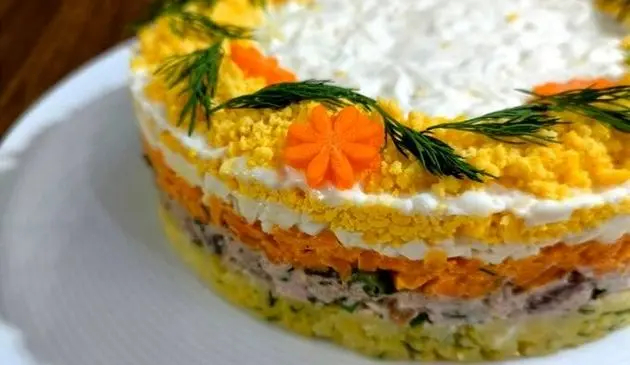 طرز تهیه سالاد روسی میموزا ویژه مهمانی ها و مجالس