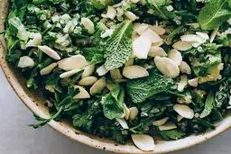 سالاد نعناع و گردو؛ ساده و پرخاصیت