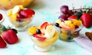 این دسر میوه ای سه سوته را برای شب چله درست کنید!