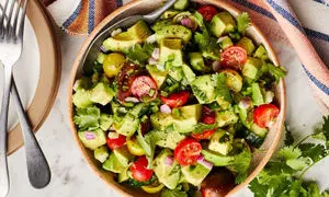 طرز تهیه سالاد آووکادو رژیمی