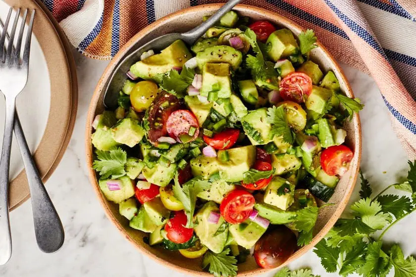 طرز تهیه سالاد آووکادو رژیمی