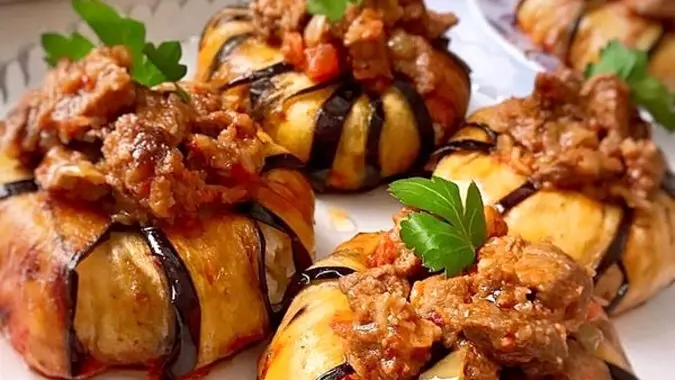 طرز تهیه فینگر فود گوشت و بادمجان به روش مجلسی