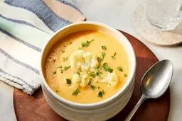 سوپ گل‌کلم کرمی و لطیف، مخصوص روزای خنک پاییزی