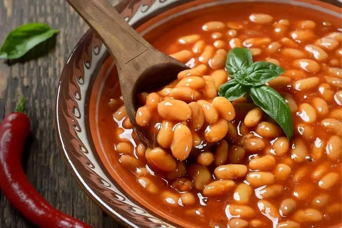 طرز تهیه خوراک لوبیا غلیظ و مجلسی به همراه فوت و فنهای پخت آن