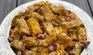 طرز تهیه باقلوا با ارده و شیره انگور؛ ترد و خوش طعم