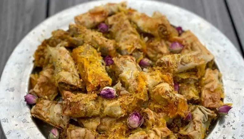 طرز تهیه باقلوا با ارده و شیره انگور؛ ترد و خوش طعم