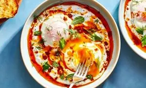 اگر از نیمروهای تکراری خسته شده‌اید، این نیمرو ترکی را امتحان کنید + روش تهیه