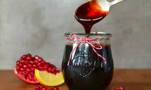 ۲ روش ساده برای تهیه رب انار در خانه | نشانه خراب شدن رب انار چیست؟