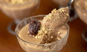 ۳ نوع دسر خرما با ژلاتین، گردو و شیر برای ماه رمضان