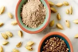 روش صحیح پودر کردن هل در خانه ؛ راز ماندگاری عطر هل را بدانید